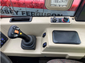 Телескопический погрузчик Massey Ferguson Telekoplader TH 7038: фото 3