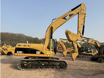 Гусеничный экскаватор CATERPILLAR 320C