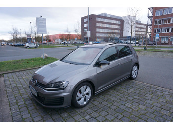 Седан VOLKSWAGEN