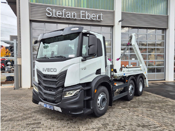 Самосвал IVECO
