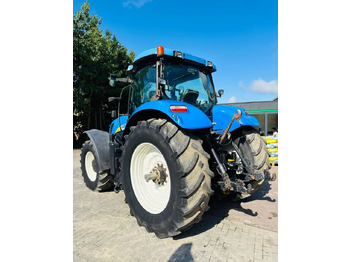 Трактор New Holland T7030: фото 3