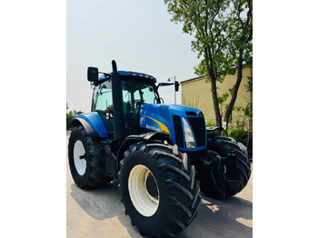 Трактор NEW HOLLAND T8040