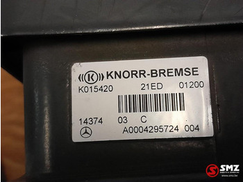 Запчасти для Грузовиков Mercedes-Benz Occ EBS voorasmodulator Mercedes: фото 5