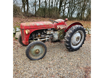 Трактор MASSEY FERGUSON