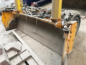 : фото в шапке страницы