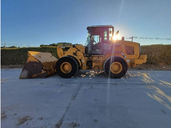 Колёсный погрузчик CATERPILLAR 938M