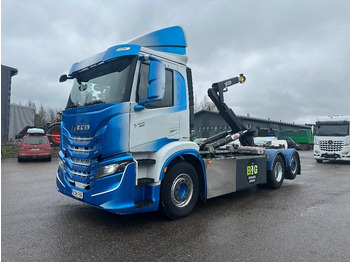 Крюковой мультилифт IVECO