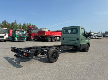 Новый Цельнометаллический фургон Iveco Daily 35S18A8 alusta: фото 4