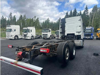 Грузовик-шасси Volvo FH13 540 6x2*4: фото 3