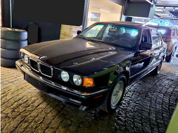 Седан BMW