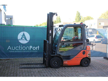 Газовый погрузчик TOYOTA FGF 18