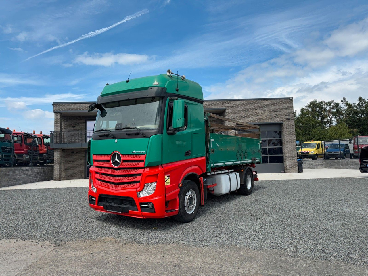 Mercedes-Benz Actros 1842 Kipper Dreiseitenkipper - Самосвал: фото 1 Mercedes-Benz Actros 1842 Kipper Dreiseitenkipper - Самосвал: фото 1