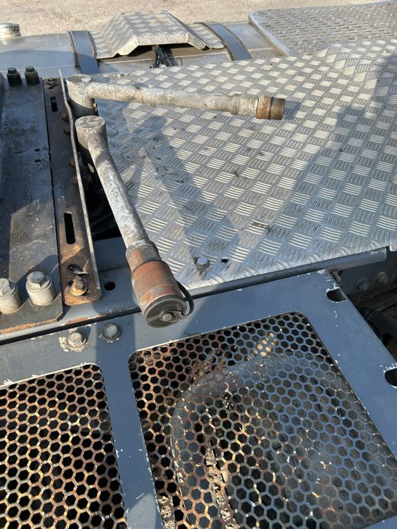 DAF XF 530 PxP 4x4 Hydraulik DAF XF 530 PxP 4x4 Hydraulik - Тягач: фото 5 DAF XF 530 PxP 4x4 Hydraulik DAF XF 530 PxP 4x4 Hydraulik - Тягач: фото 5