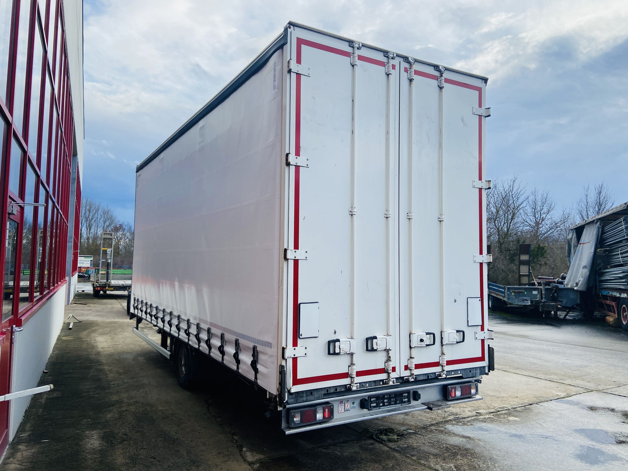 Ackermann Z-KA-F10.5/7,6 1 Achs Planenanhänger 10,5 t GG - Прицеп-фургон: фото 4 Ackermann Z-KA-F10.5/7,6 1 Achs Planenanhänger 10,5 t GG - Прицеп-фургон: фото 4