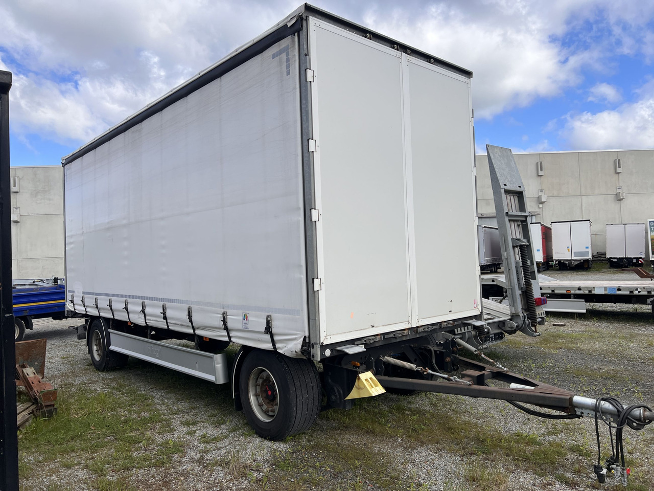 KRONE 2 Achs 2 Achs Jumbo- Planen, Mega, durchladbar - Тентованный прицеп: фото 1 KRONE 2 Achs 2 Achs Jumbo- Planen, Mega, durchladbar - Тентованный прицеп: фото 1
