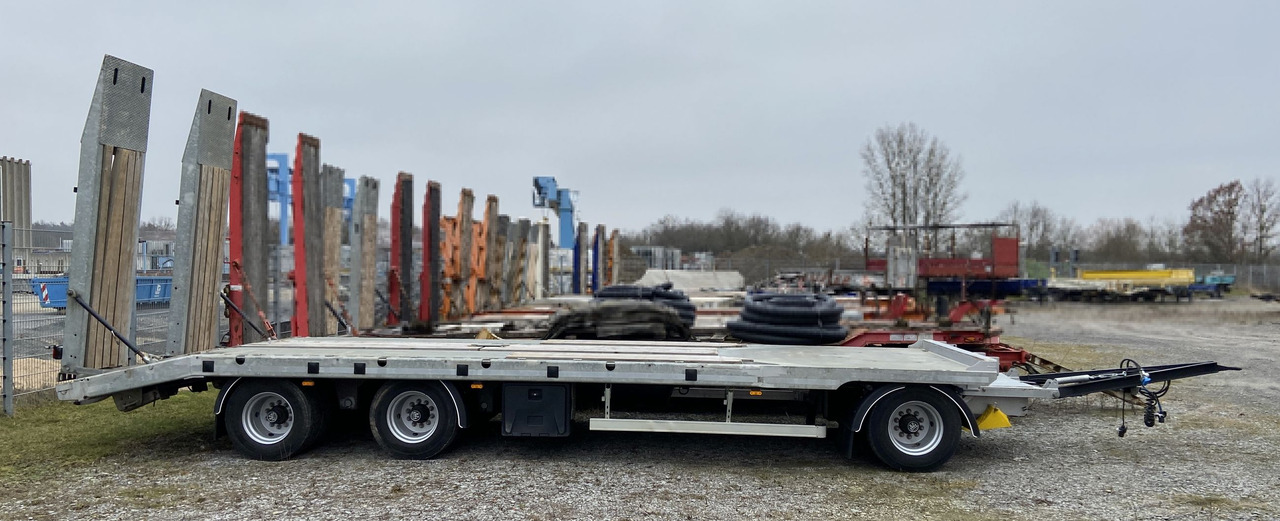 Möslein TO 3 F Schwebheim Neuwertig 3 Achs Tieflader 8,10 m Ladefläche - Низкорамный прицеп: фото 3 Möslein TO 3 F Schwebheim Neuwertig 3 Achs Tieflader 8,10 m Ladefläche - Низкорамный прицеп: фото 3