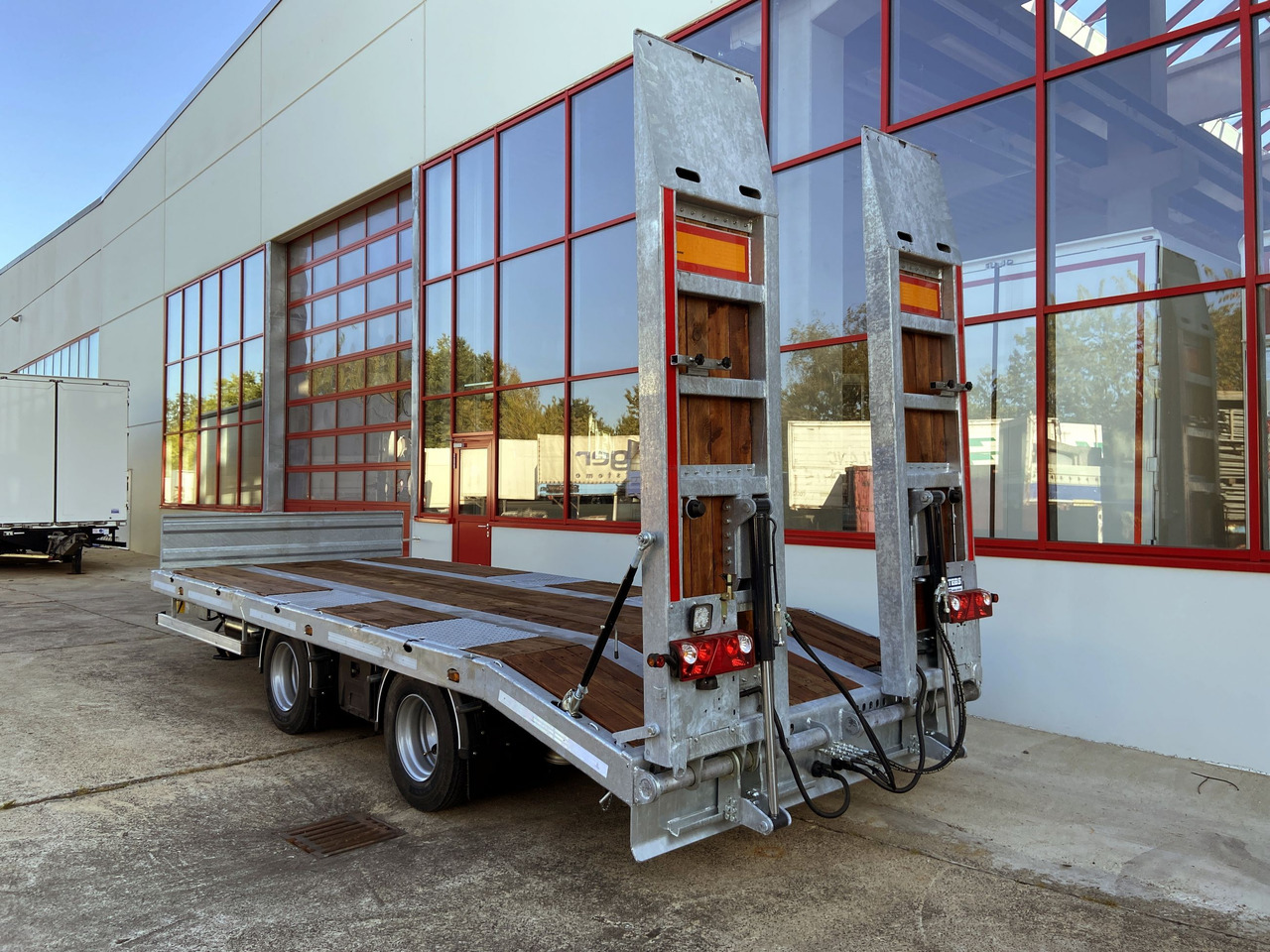 Möslein TT21-7,2 Hydr 21 t Tandemtieflader, hydr. Rampen, NEU - Низкорамный прицеп: фото 5 Möslein TT21-7,2 Hydr 21 t Tandemtieflader, hydr. Rampen, NEU - Низкорамный прицеп: фото 5