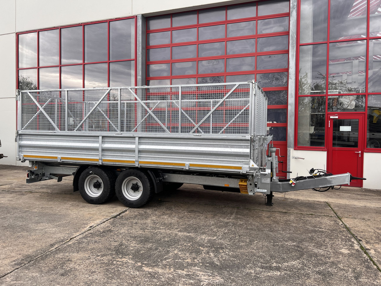 Möslein TTD 11 Breite Reifen 5,70 lang Kipper Tieflader, Breite Reifen, 5,70 m lang-- Neufahrzeug -- - Самосвальный прицеп: фото 1 Möslein TTD 11 Breite Reifen 5,70 lang Kipper Tieflader, Breite Reifen, 5,70 m lang-- Neufahrzeug -- - Самосвальный прицеп: фото 1