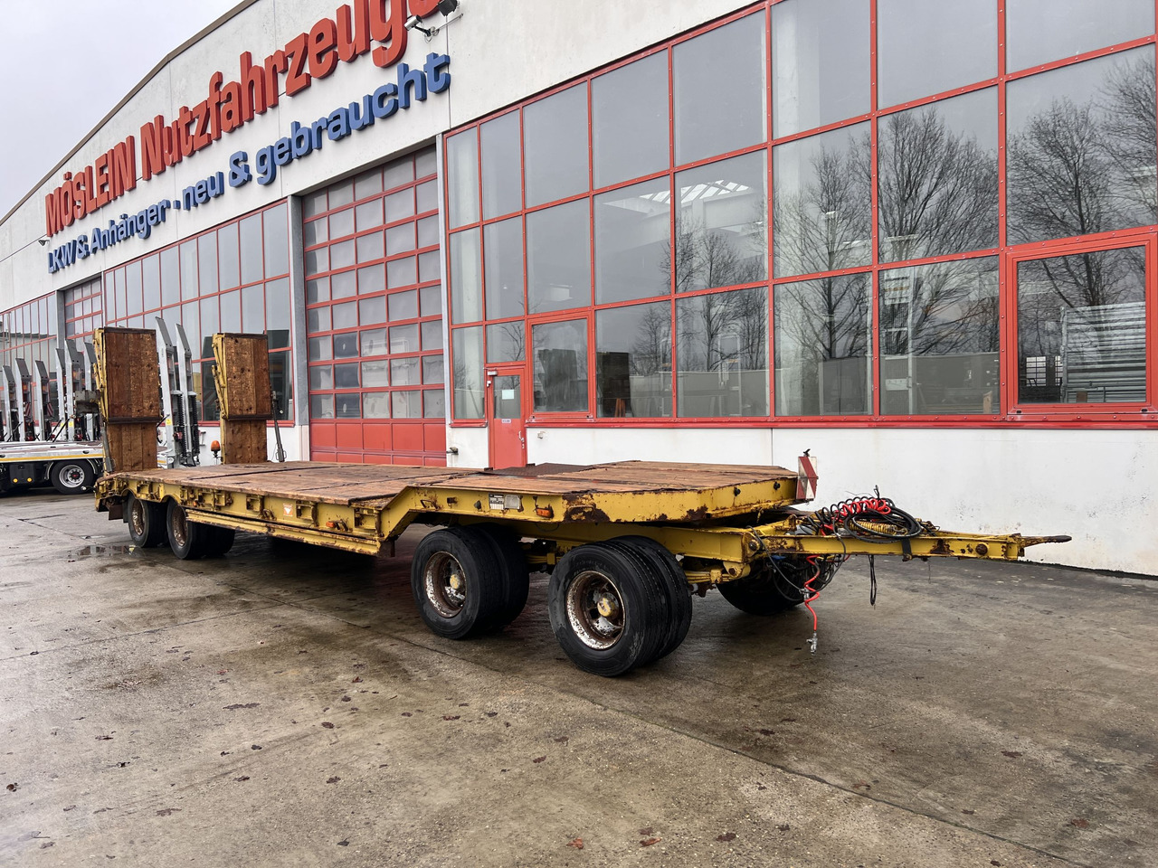 Müller Mitteltal T4 PROFI 40,0 4 Achs Tiefladeranhänger - Низкорамный прицеп: фото 5 Müller Mitteltal T4 PROFI 40,0 4 Achs Tiefladeranhänger - Низкорамный прицеп: фото 5