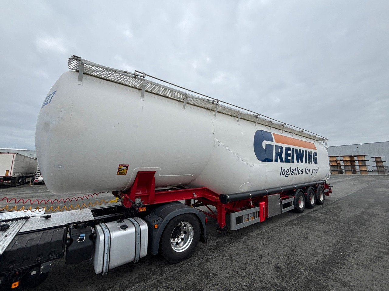 Kässbohrer SSK-90 mit E-Hydraulik - Полуприцеп цистерна для сыпучих грузов: фото 3 Kässbohrer SSK-90 mit E-Hydraulik - Полуприцеп цистерна для сыпучих грузов: фото 3
