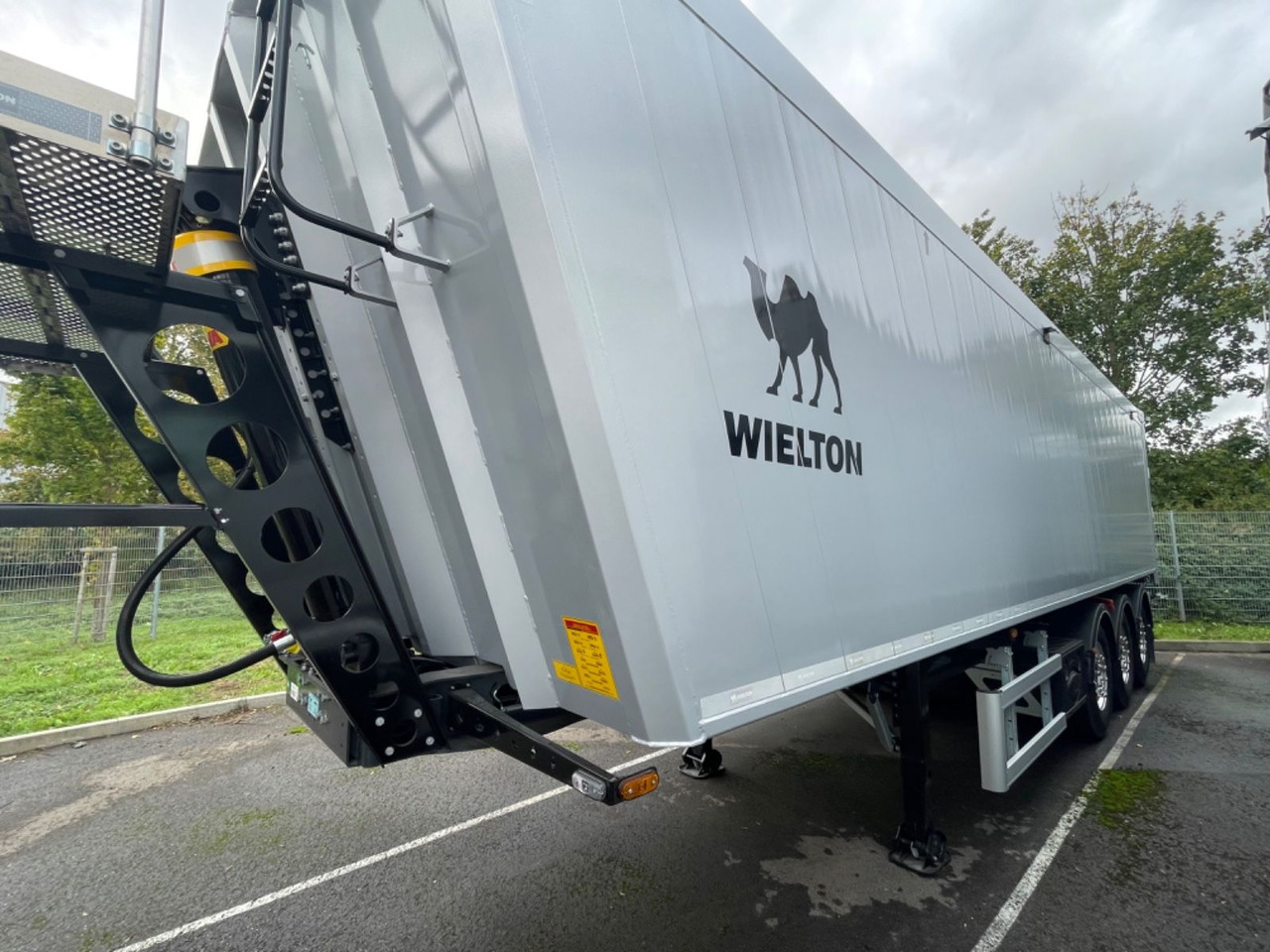 Wielton Bulk Master 51 cbm 3-Achs Alukipper Wielton Bulk Master 51 cbm 3-Achs Alukipper - Самосвальный полуприцеп: фото 5 Wielton Bulk Master 51 cbm 3-Achs Alukipper Wielton Bulk Master 51 cbm 3-Achs Alukipper - Самосвальный полуприцеп: фото 5