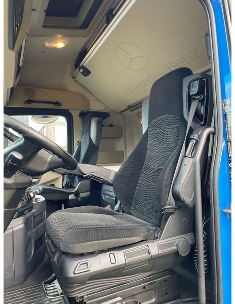 Фото интерьера 2: Тягач Mercedes-Benz Actros 1943 full adr 2017 only 695.000 km