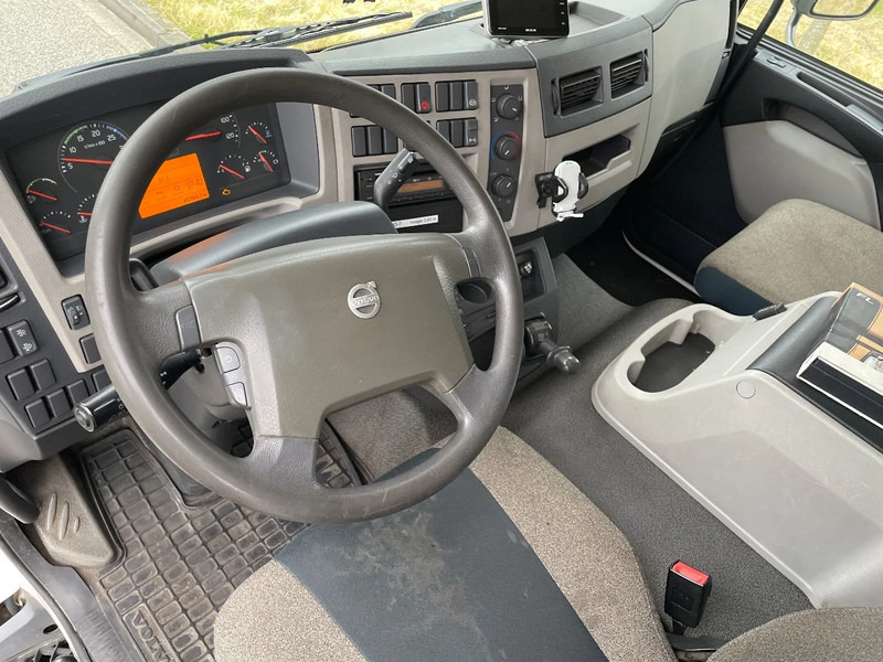 Грузовик с закрытым кузовом Volvo FL 210 euro 6 2015: фото 10 Грузовик с закрытым кузовом Volvo FL 210 euro 6 2015: фото 10