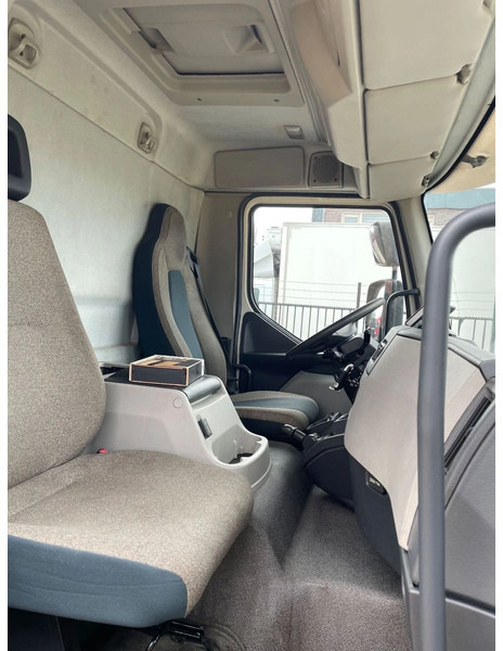 Грузовик с закрытым кузовом Volvo FL 210 euro 6 2015: фото 17 Грузовик с закрытым кузовом Volvo FL 210 euro 6 2015: фото 17