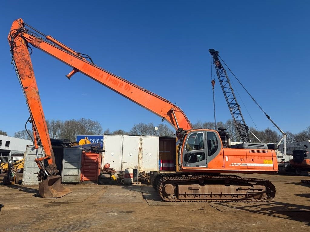 Doosan DX 300 LC long reach 19m - Экскаватор: фото 1 Doosan DX 300 LC long reach 19m - Экскаватор: фото 1
