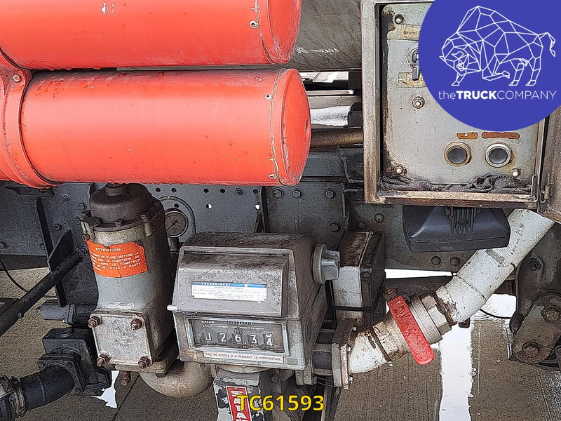 Грузовик-цистерна Iveco EuroCargo 120 E15: фото 10 Грузовик-цистерна Iveco EuroCargo 120 E15: фото 10