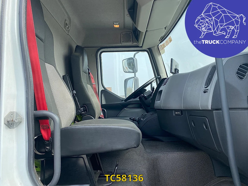 Renault D 240 - Грузовик с закрытым кузовом: фото 2 Renault D 240 - Грузовик с закрытым кузовом: фото 2