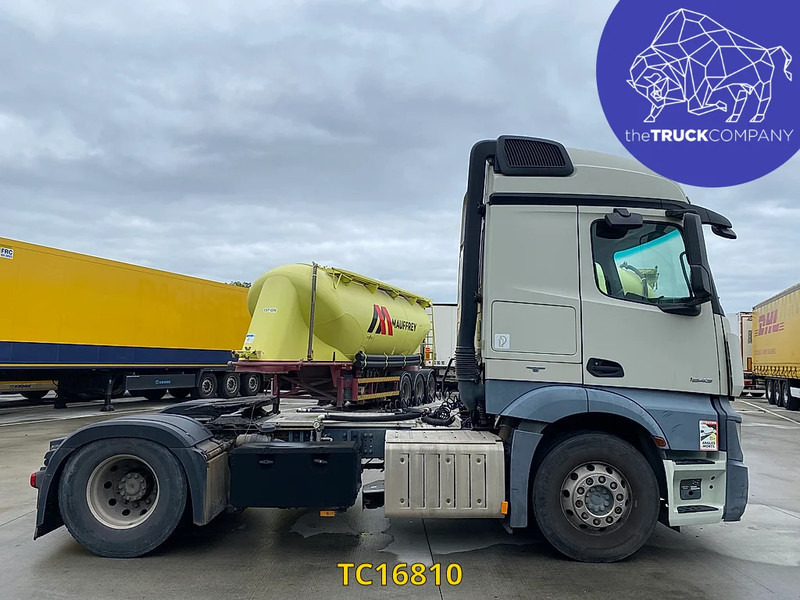 Тягач Mercedes-Benz Actros 1843: фото 8