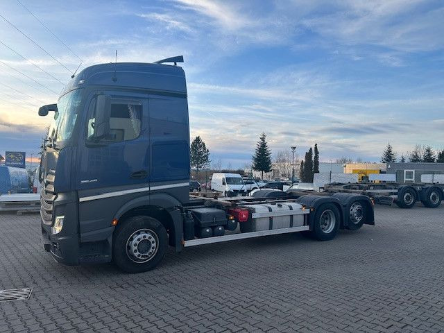Mercedes-Benz 2548 Mercedes-Benz 2548 - Грузовик-контейнеровоз/ Сменный кузов: фото 2 Mercedes-Benz 2548 Mercedes-Benz 2548 - Грузовик-контейнеровоз/ Сменный кузов: фото 2