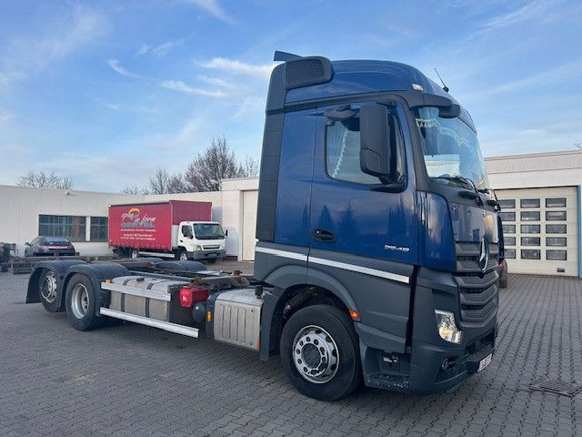 Mercedes-Benz 2548 Mercedes-Benz 2548 - Грузовик-контейнеровоз/ Сменный кузов: фото 1 Mercedes-Benz 2548 Mercedes-Benz 2548 - Грузовик-контейнеровоз/ Сменный кузов: фото 1