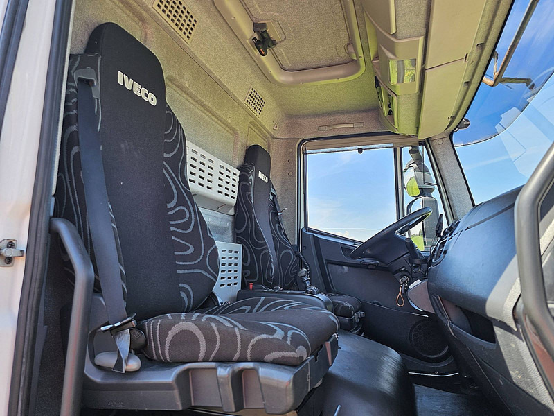 Грузовик с закрытым кузовом Iveco 150E25 EUROCARGO EEV AIRCO LIFT: фото 7