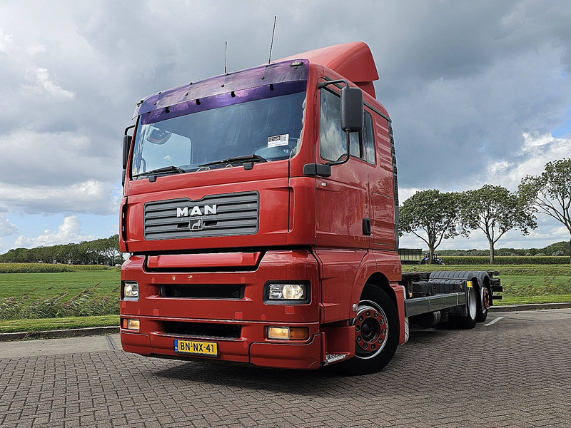 MAN 26.360 TGA - Грузовик-контейнеровоз/ Сменный кузов: фото 1 MAN 26.360 TGA - Грузовик-контейнеровоз/ Сменный кузов: фото 1