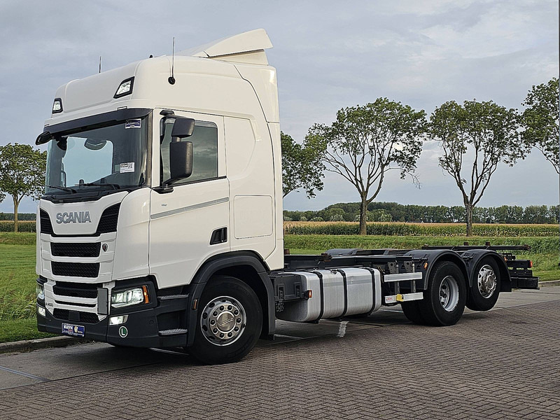 Scania R450 6x2*4 - Грузовик-контейнеровоз/ Сменный кузов: фото 2 Scania R450 6x2*4 - Грузовик-контейнеровоз/ Сменный кузов: фото 2