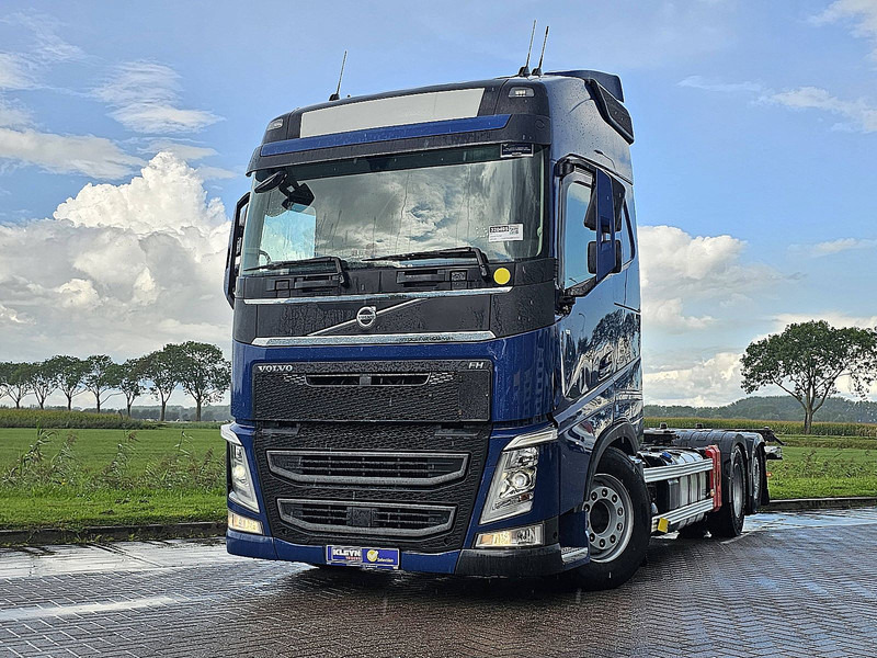 Volvo FH 540 - Грузовик-контейнеровоз/ Сменный кузов: фото 1 Volvo FH 540 - Грузовик-контейнеровоз/ Сменный кузов: фото 1