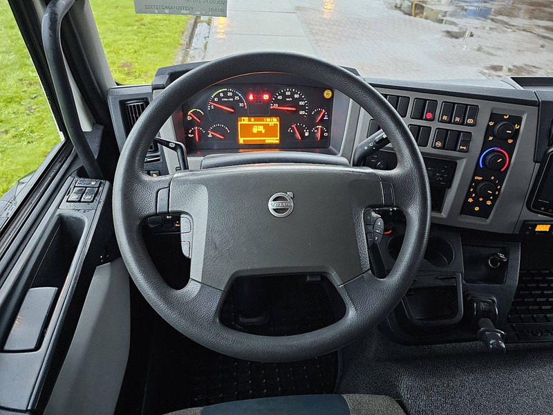 Фото интерьера 3: Грузовик с закрытым кузовом Volvo FL 210.16 94 TKM!!