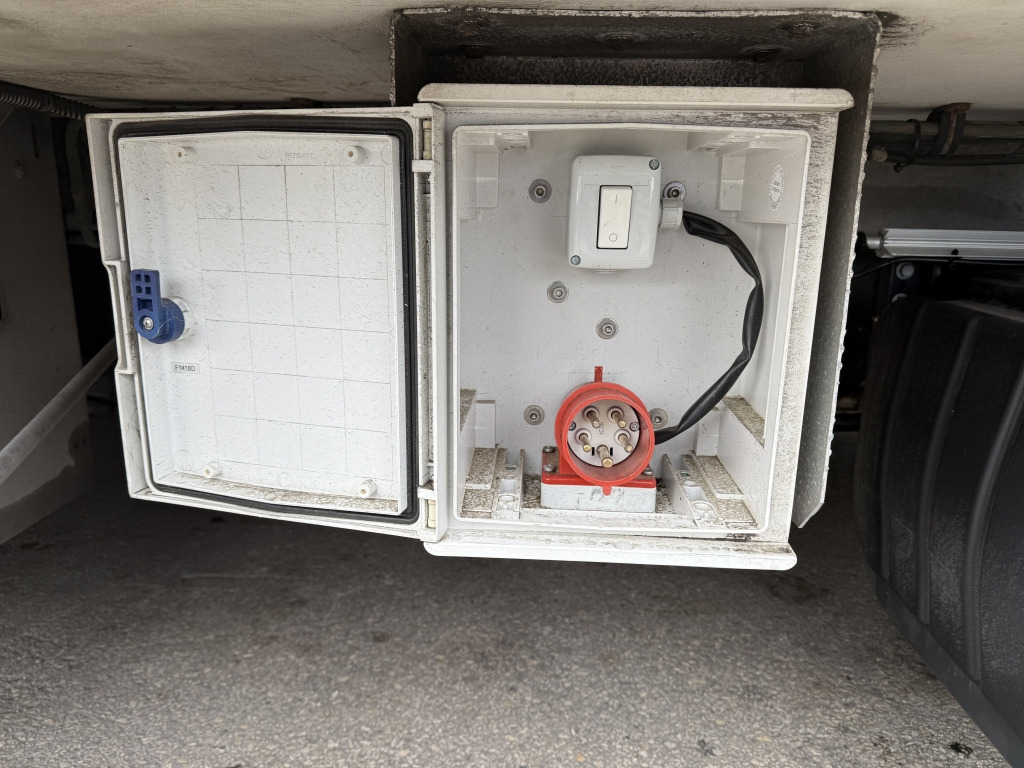 Iveco EC ML120EL22 6,65mEISWAGEN ThermoKingV500MAX ACC - Рефрижератор: фото 3 Iveco EC ML120EL22 6,65mEISWAGEN ThermoKingV500MAX ACC - Рефрижератор: фото 3