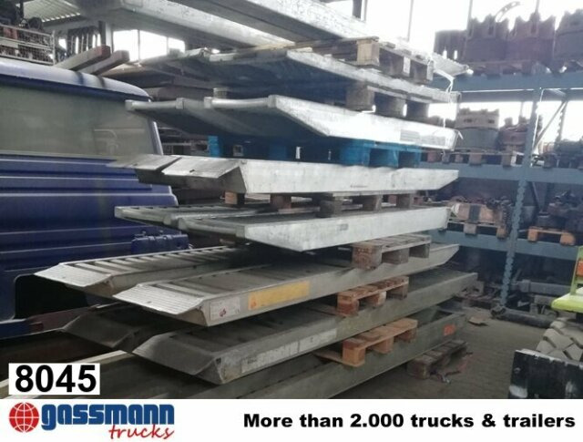 Versch. Alu Auffahrrampen - Погрузочная рампа: фото 1 Versch. Alu Auffahrrampen - Погрузочная рампа: фото 1