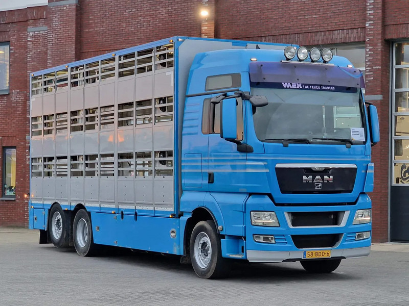 MAN TGX 26.440 6x2*4 - 3 deck Livestock - Water & Ventilation - Manual gearbox - Steering axle - Грузовик для перевозки животных: фото 2 MAN TGX 26.440 6x2*4 - 3 deck Livestock - Water & Ventilation - Manual gearbox - Steering axle - Грузовик для перевозки животных: фото 2