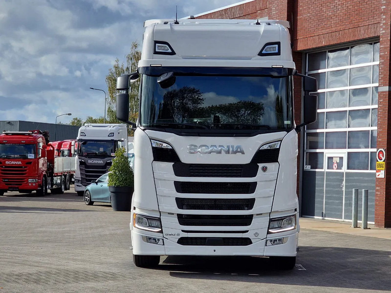 Scania 590S V8 NGS Highline 4x2 - New - Retarder - Leather - Alloy wheels Led - Navi - NEW! - Тягач: фото 2 Scania 590S V8 NGS Highline 4x2 - New - Retarder - Leather - Alloy wheels Led - Navi - NEW! - Тягач: фото 2