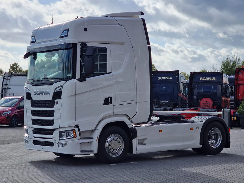 Scania 590S V8 NGS Highline 4x2 - New - Retarder - Leather - Alloy wheels Led - Navi - NEW! - Тягач: фото 3 Scania 590S V8 NGS Highline 4x2 - New - Retarder - Leather - Alloy wheels Led - Navi - NEW! - Тягач: фото 3