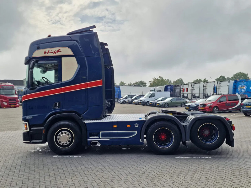 Scania R520 V8 NGS Highline 6x2 - PTO/Hydraulic - Full air - 2.95 WB - Navi - Fridge - Sliding 5th wheel - Тягач: фото 4 Scania R520 V8 NGS Highline 6x2 - PTO/Hydraulic - Full air - 2.95 WB - Navi - Fridge - Sliding 5th wheel - Тягач: фото 4