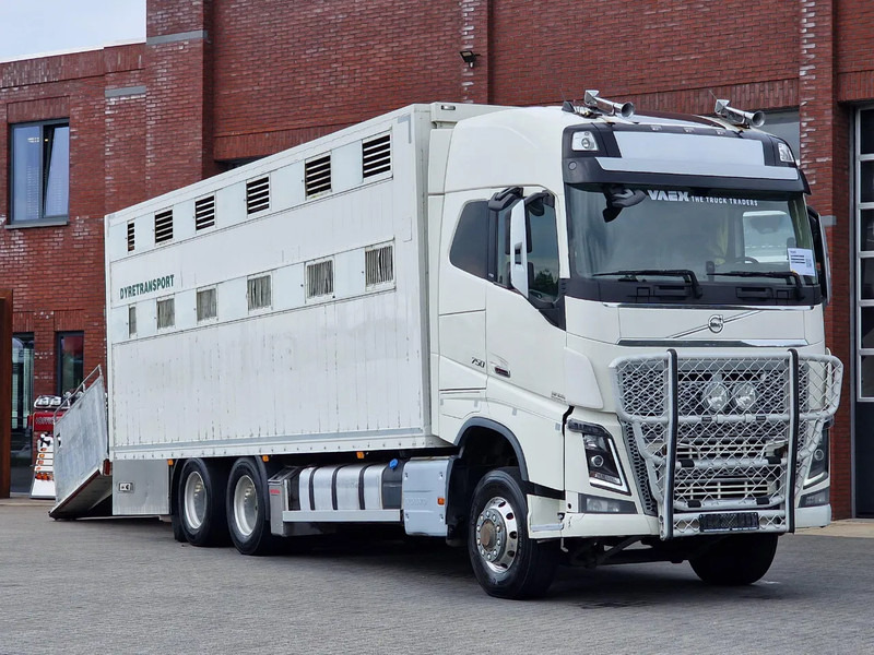 Volvo FH 16.750 6x6/6x4 2 deck livestock - Full air - VEB + - Грузовик для перевозки животных: фото 1 Volvo FH 16.750 6x6/6x4 2 deck livestock - Full air - VEB + - Грузовик для перевозки животных: фото 1