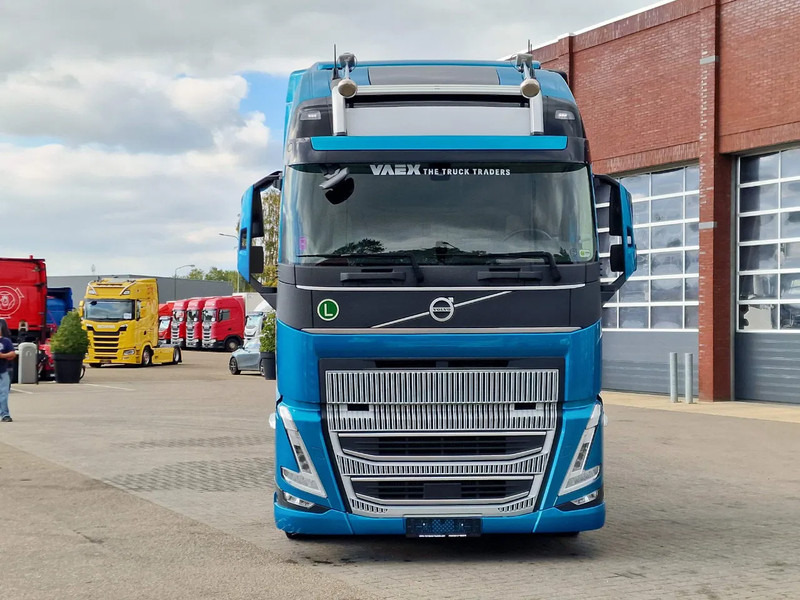 Volvo FH 500 4x2XL Cartransporter "Blyss" Low Kilometer!, in new condition! - Автовоз: фото 3 Volvo FH 500 4x2XL Cartransporter "Blyss" Low Kilometer!, in new condition! - Автовоз: фото 3