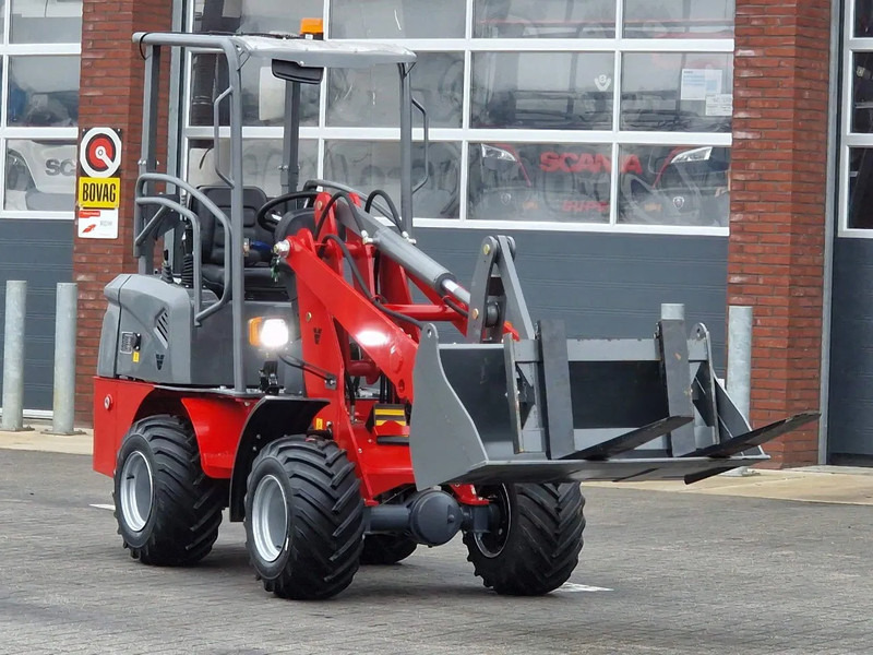 WOLF Aolite E606 - New/unused - Electric - with bucket and pallet fork. - Гусеничный мини-погрузчик: фото 1 WOLF Aolite E606 - New/unused - Electric - with bucket and pallet fork. - Гусеничный мини-погрузчик: фото 1