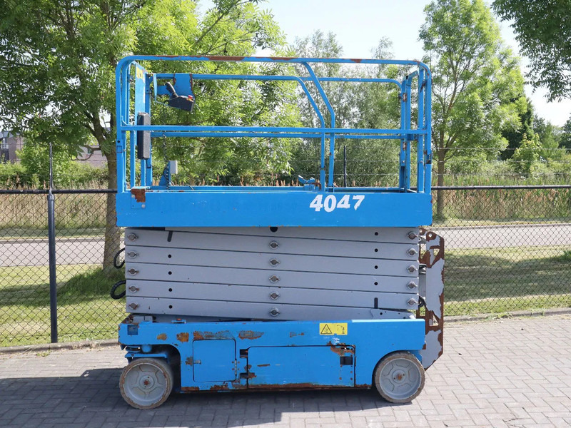 Genie GS-4047 | 14 METER | 350 KG - Ножничный подъемник: фото 1 Genie GS-4047 | 14 METER | 350 KG - Ножничный подъемник: фото 1