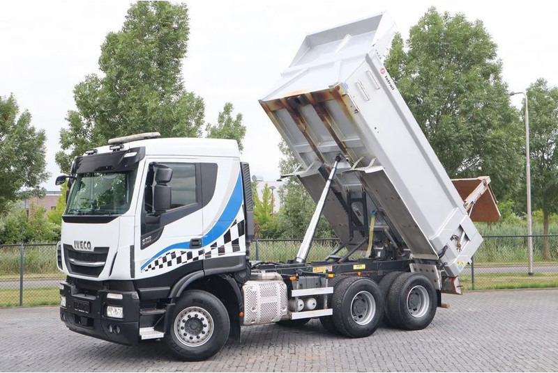 Iveco Stralis X-WAY 570 6X4 FULL STEEL BIG AXLES RETARDER EURO 6 - Самосвал: фото 1 Iveco Stralis X-WAY 570 6X4 FULL STEEL BIG AXLES RETARDER EURO 6 - Самосвал: фото 1